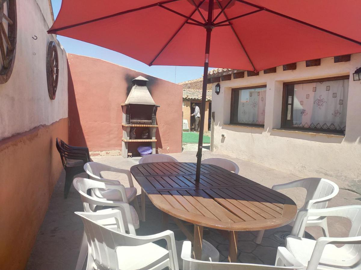 La Casa Del Abuelo Simon Pensionat Fuente el Sauz Exteriör bild