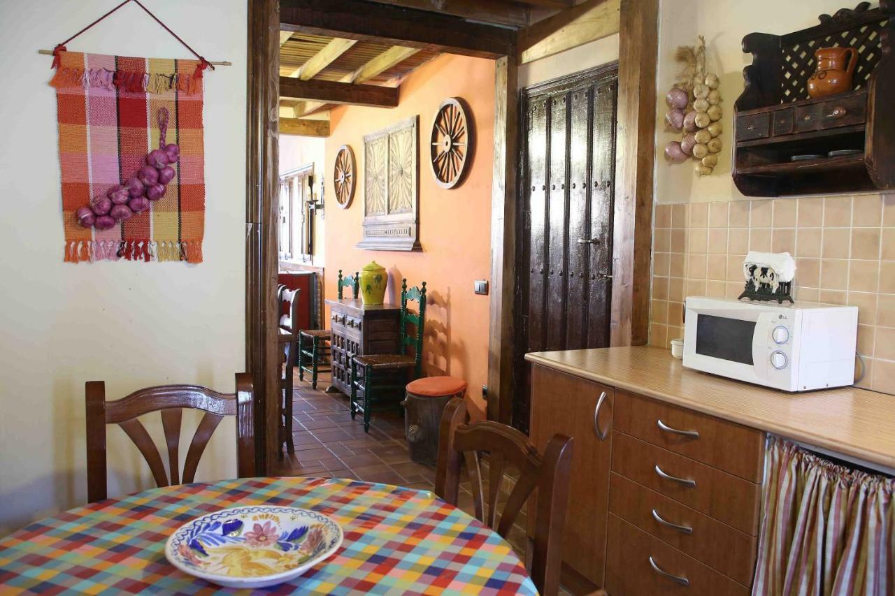 La Casa Del Abuelo Simon Pensionat Fuente el Sauz Exteriör bild