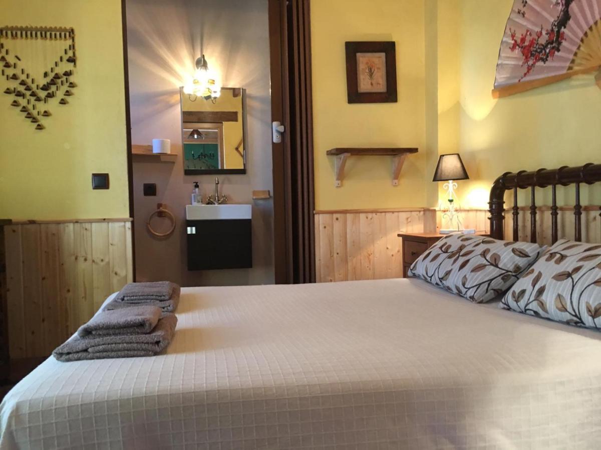 La Casa Del Abuelo Simon Pensionat Fuente el Sauz Exteriör bild